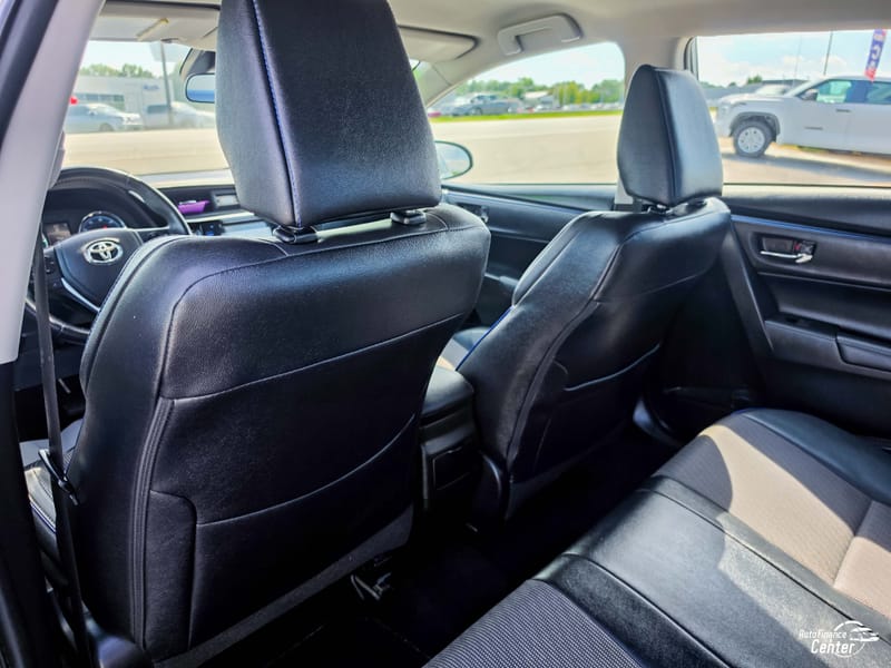 2017 TOYOTA COROLLA SE - TOY688986B