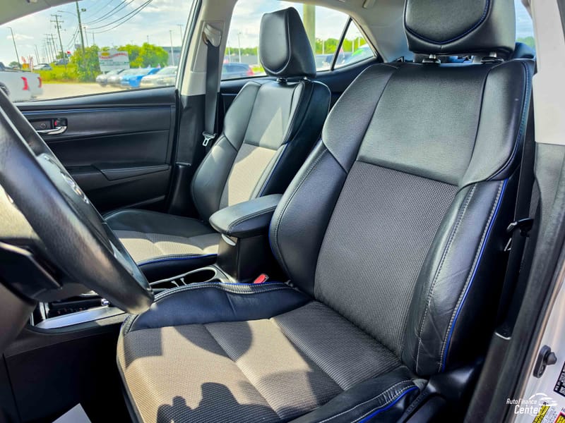 2017 TOYOTA COROLLA SE - TOY688986B