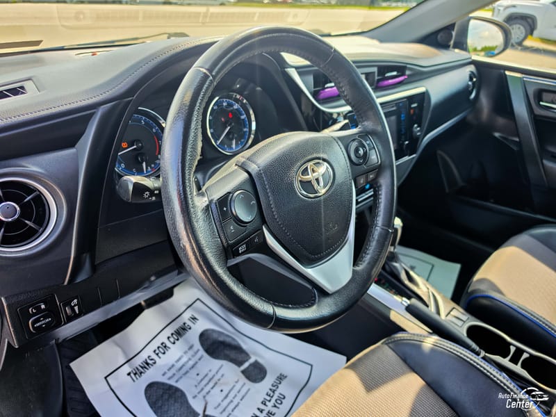 2017 TOYOTA COROLLA SE - TOY688986B