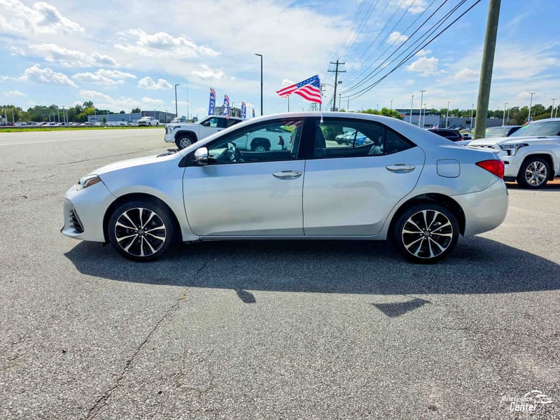 2017 TOYOTA COROLLA SE - TOY688986B