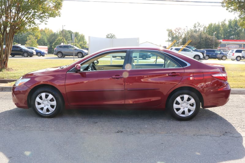 2017 TOYOTA CAMRY LE - TOY690146B