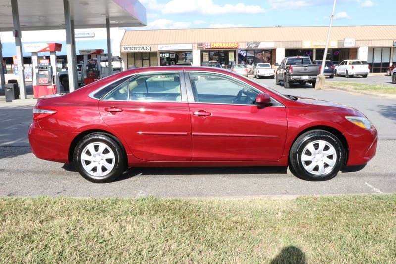 2017 TOYOTA CAMRY LE - TOY690146B