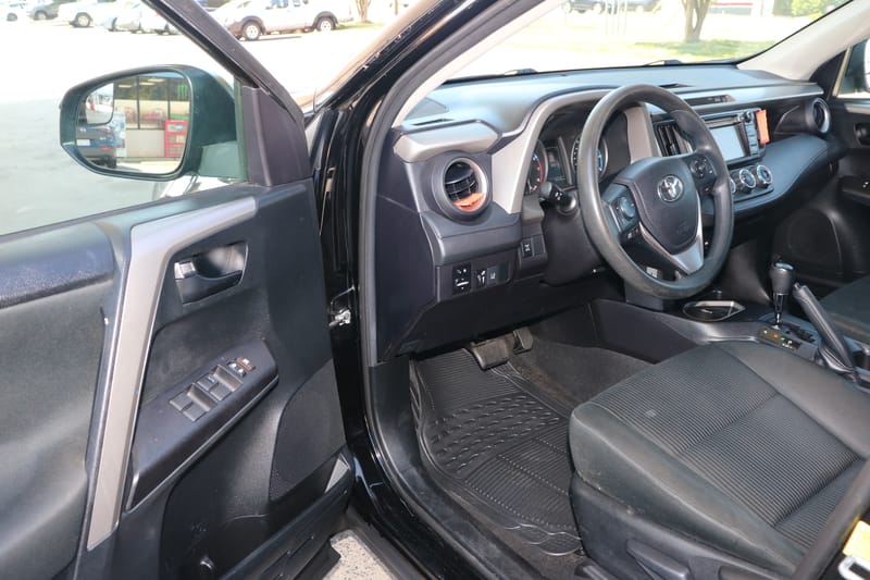 2018 TOYOTA RAV4 LE - TOY702559