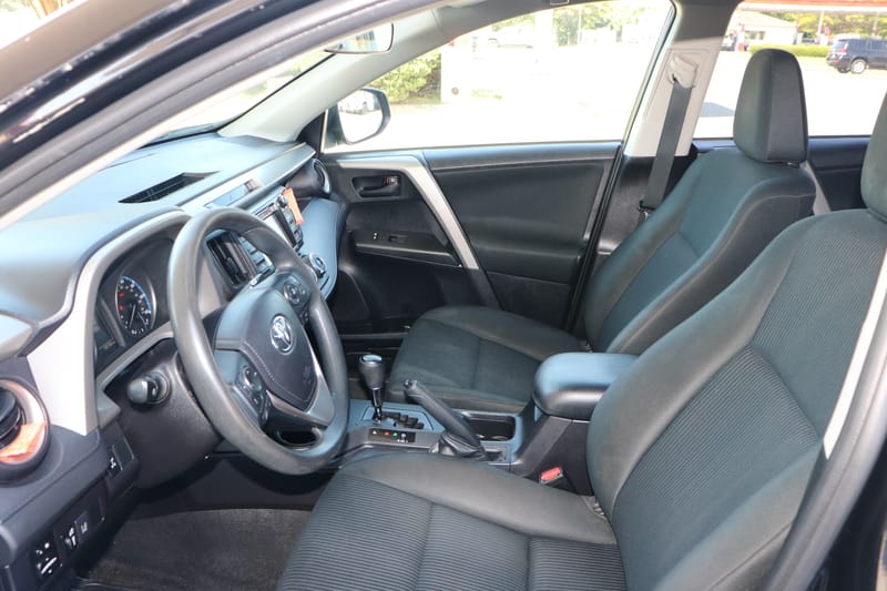 2018 TOYOTA RAV4 LE - TOY702559