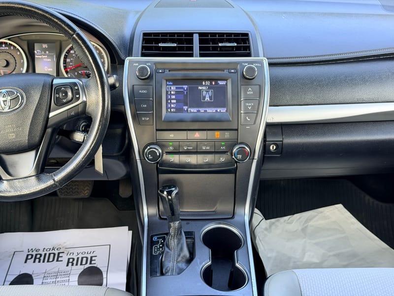 2017 TOYOTA CAMRY SE - TOY713406B