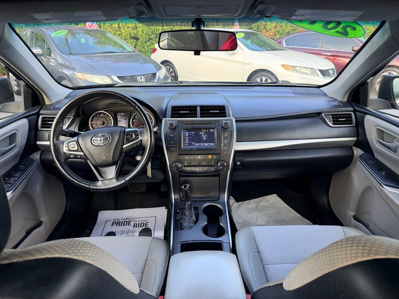 2017 TOYOTA CAMRY SE - TOY713406B