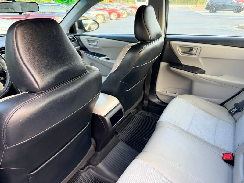 2017 TOYOTA CAMRY SE - TOY713406B