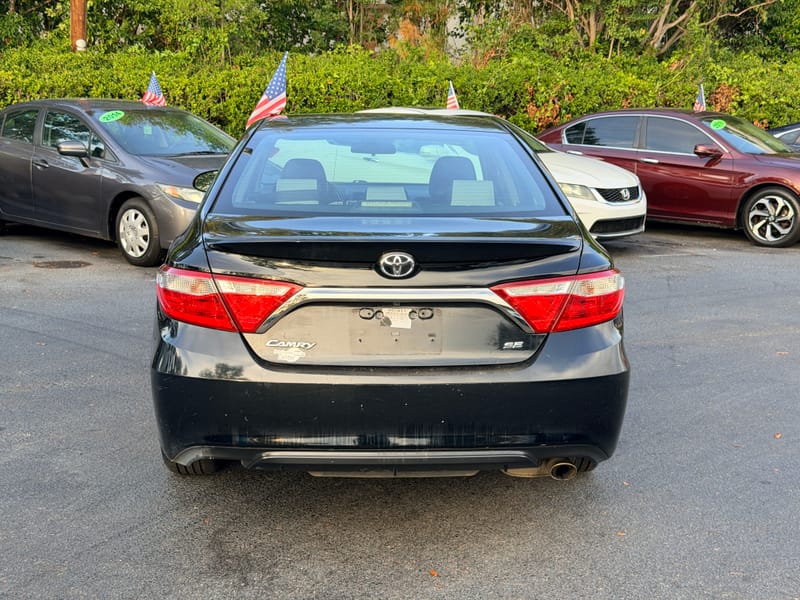 2017 TOYOTA CAMRY SE - TOY713406B