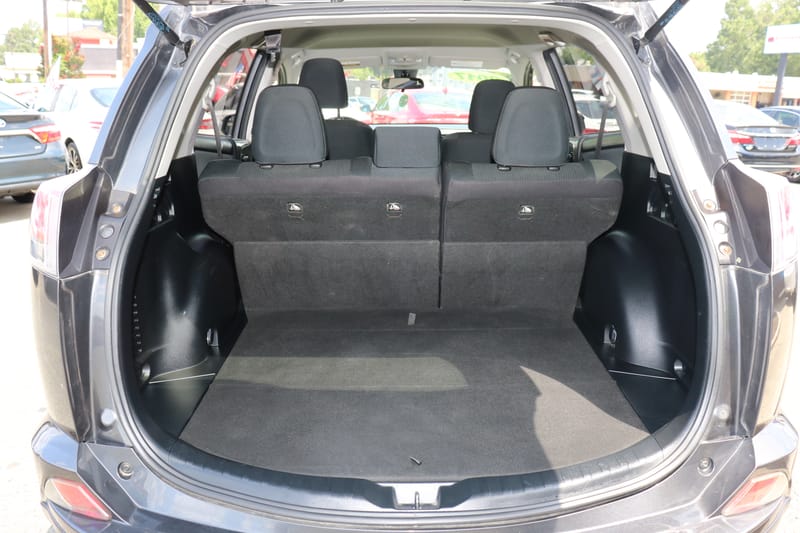 2017 TOYOTA RAV4 LE - TOY719884B