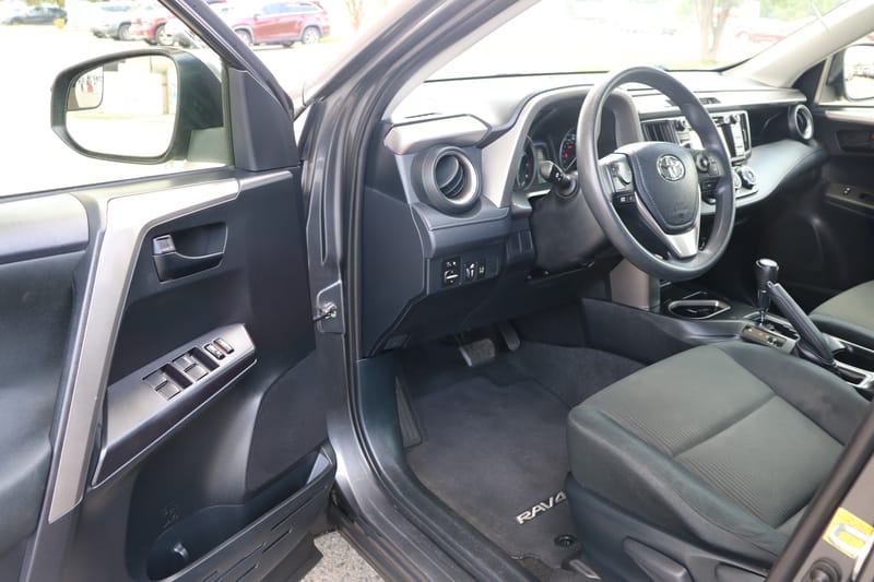2017 TOYOTA RAV4 LE - TOY719884B