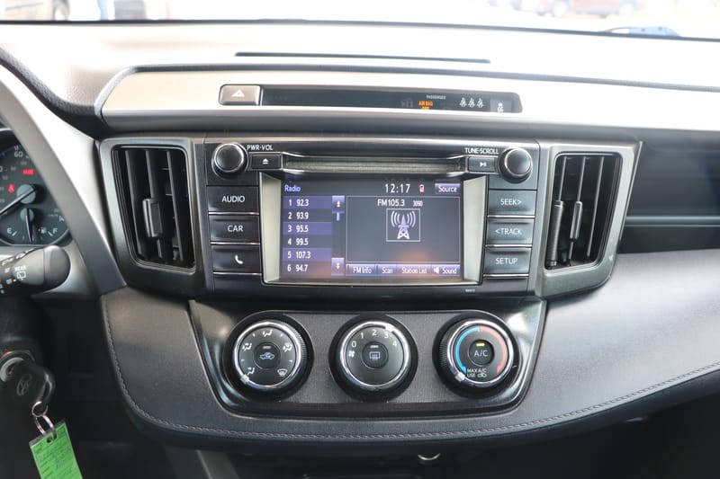 2017 TOYOTA RAV4 LE - TOY719884B