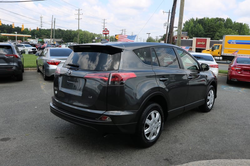 2017 TOYOTA RAV4 LE - TOY719884B