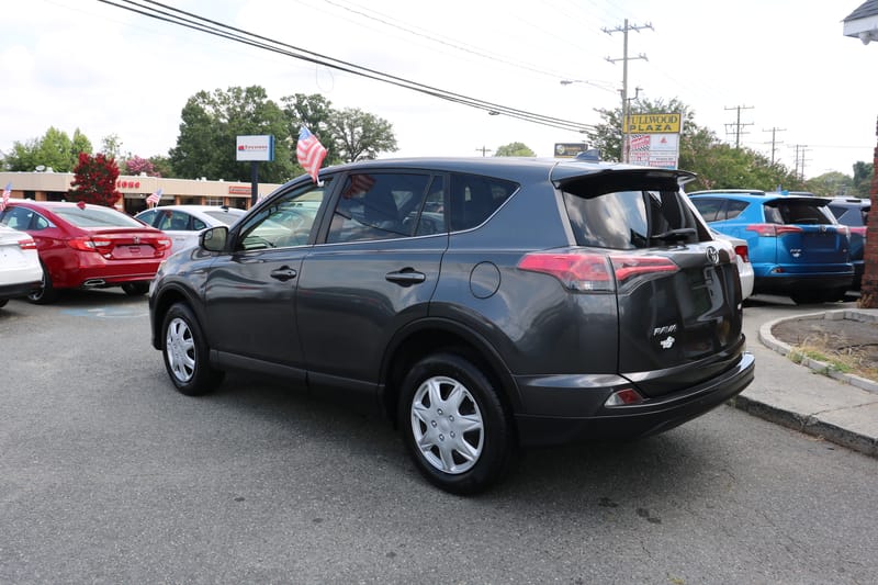 2017 TOYOTA RAV4 LE - TOY719884B
