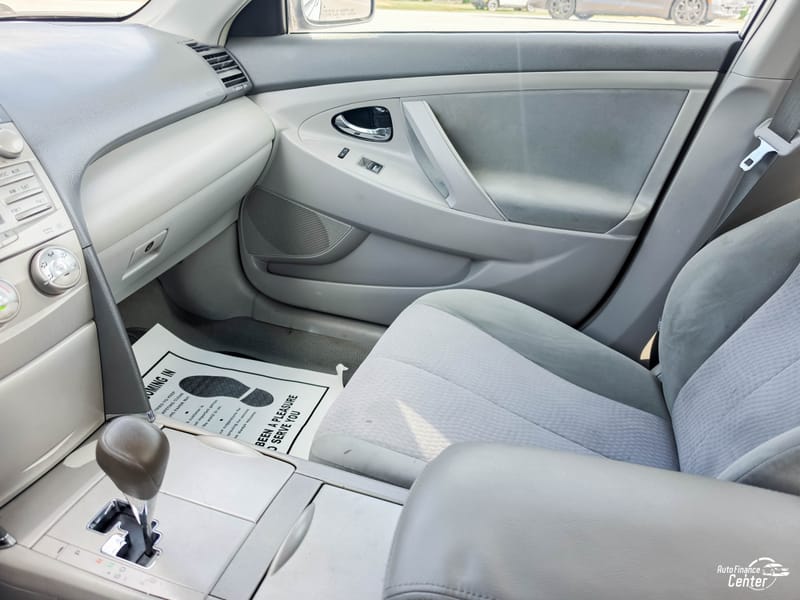 2011 TOYOTA CAMRY LE - TOY720500D