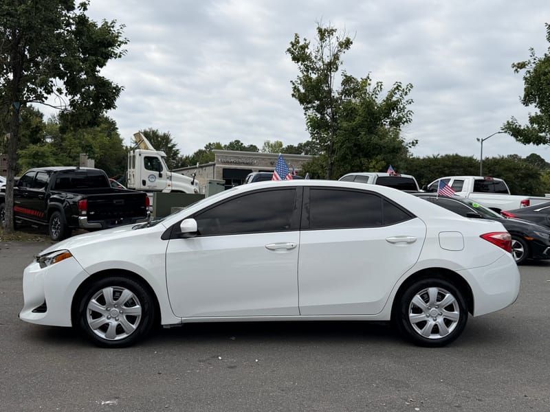 2017 TOYOTA COROLLA LE - TOY724933B
