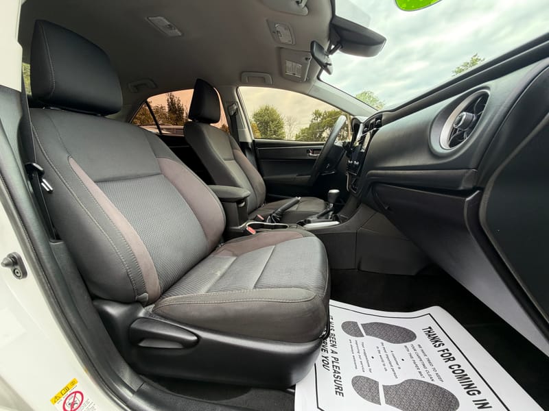 2017 TOYOTA COROLLA LE - TOY724933B