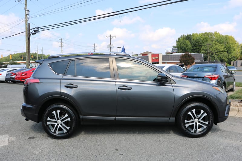 2018 TOYOTA RAV4 LE - TOY749354