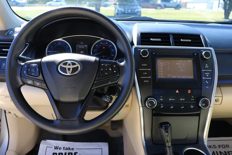 2017 TOYOTA CAMRY LE - TOY759985B