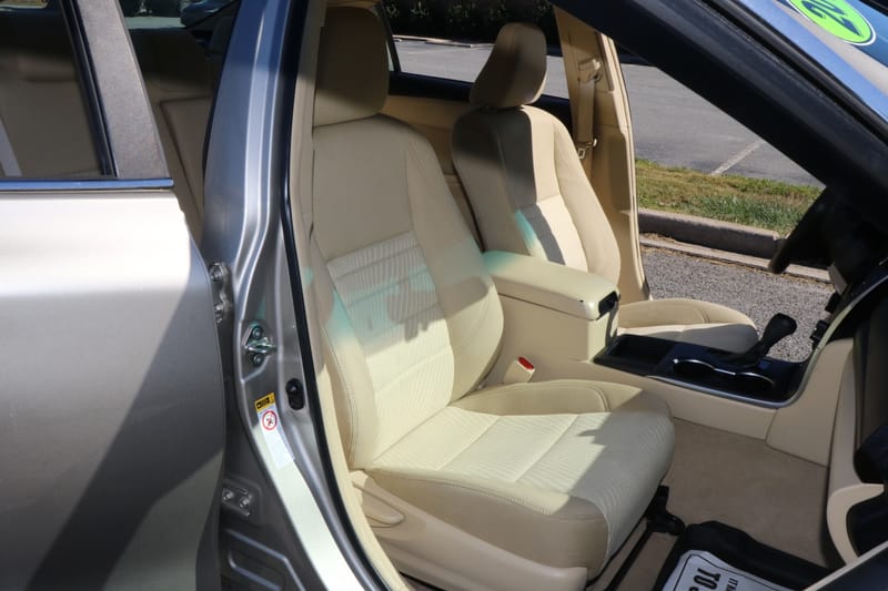 2017 TOYOTA CAMRY LE - TOY759985B
