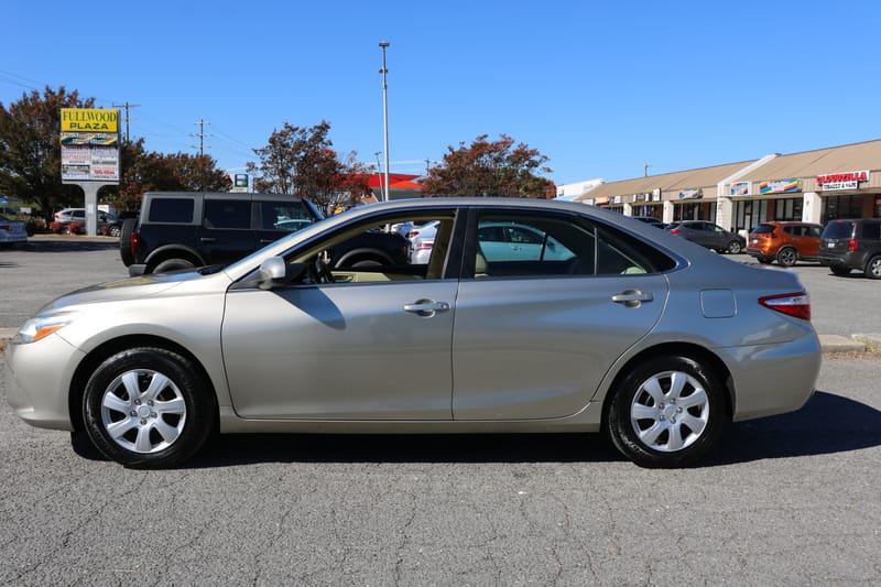 2017 TOYOTA CAMRY LE - TOY759985B