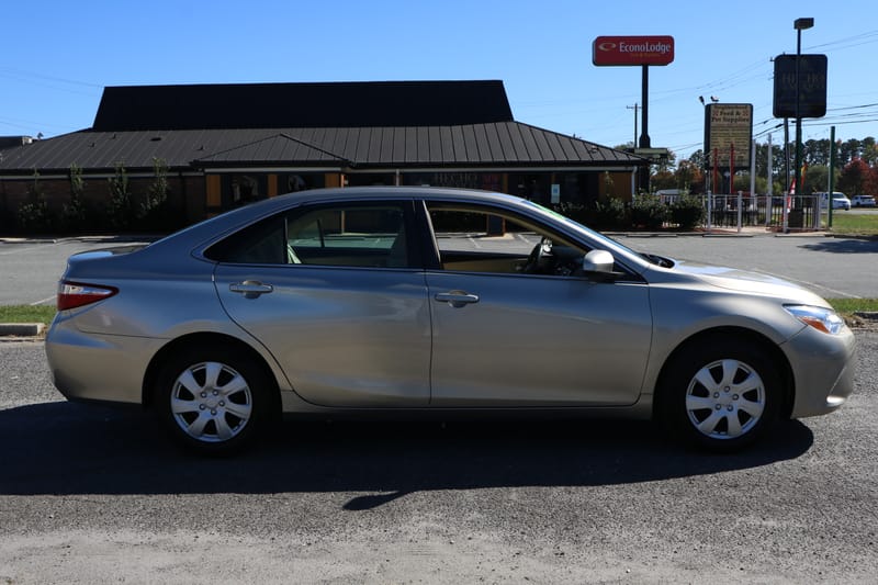 2017 TOYOTA CAMRY LE - TOY759985B