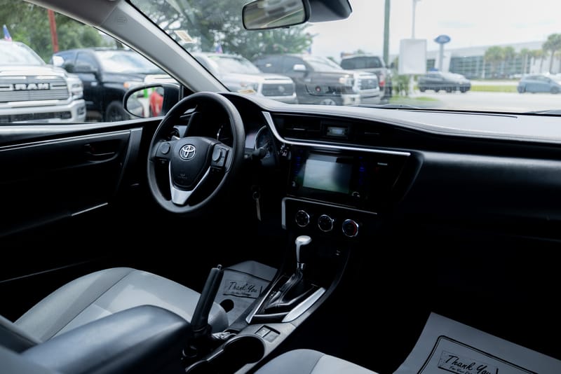 2017 TOYOTA COROLLA L - TOY761538B