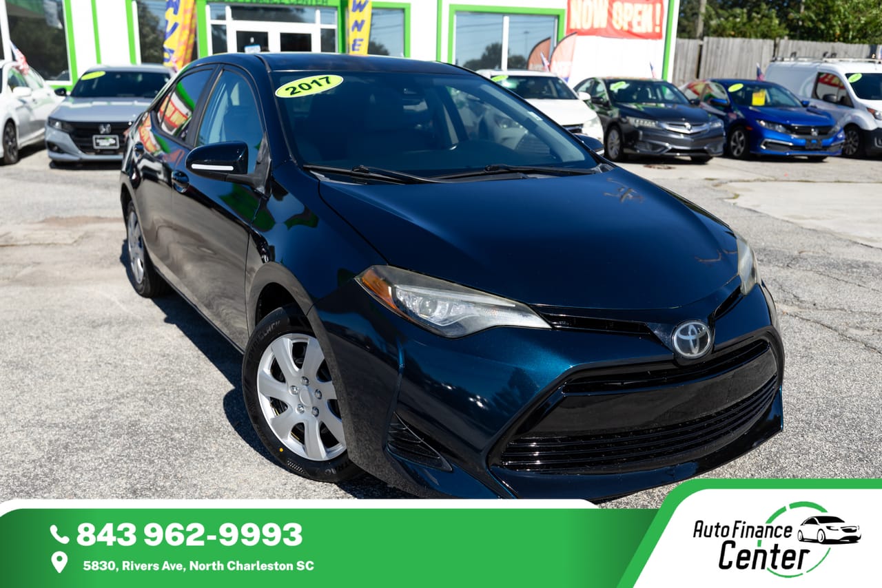 2017 TOYOTA COROLLA LE - TOY828378C — photo 1 of 25