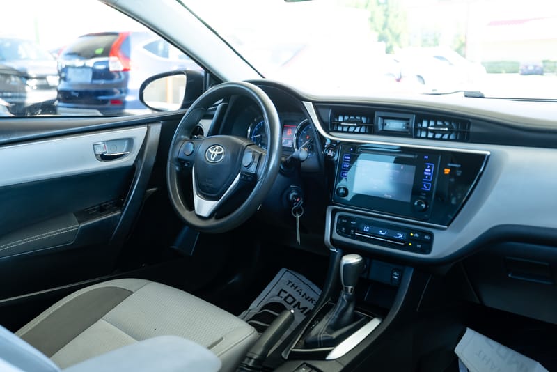 2017 TOYOTA COROLLA LE - TOY828378C