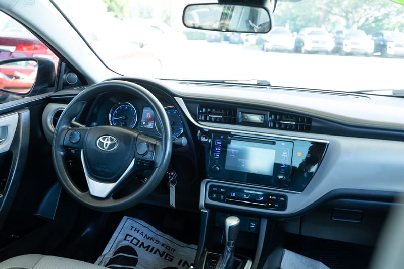 2017 TOYOTA COROLLA LE - TOY828378C