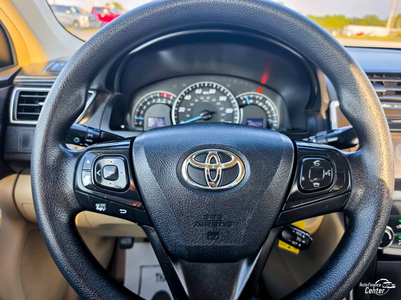 2015 TOYOTA CAMRY LE - TOY928882
