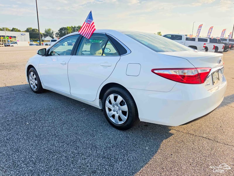 2015 TOYOTA CAMRY LE - TOY928882
