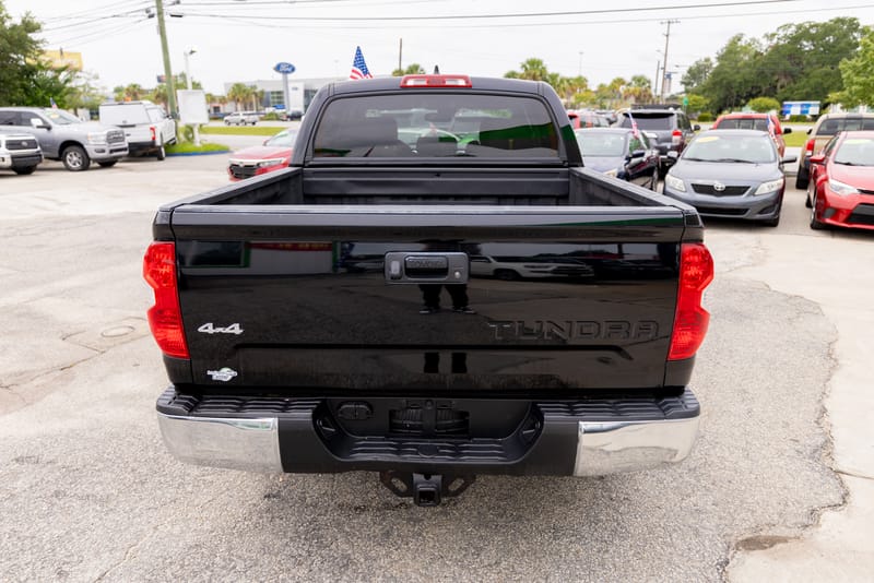 2020 TOYOTA TUNDRA SR5 - TOY940725B