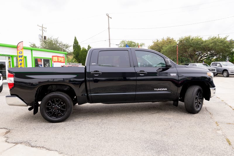 2020 TOYOTA TUNDRA SR5 - TOY940725B