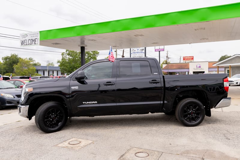 2020 TOYOTA TUNDRA SR5 - TOY940725B