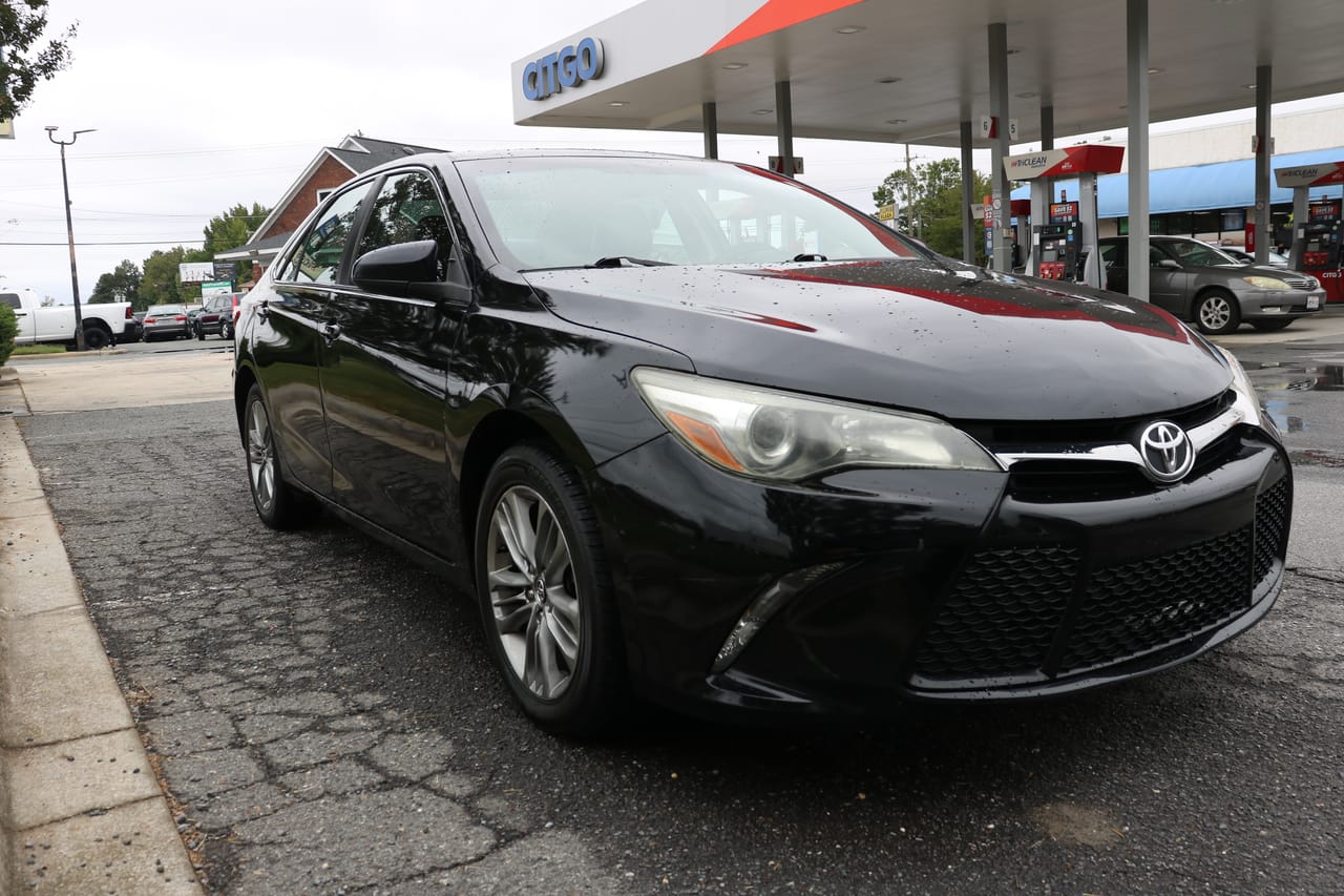 2015 TOYOTA CAMRY SE - TOY962829D — photo 1 of 18